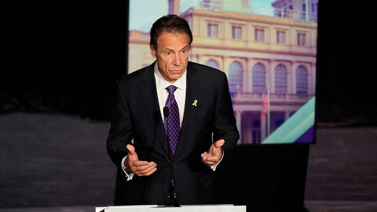 Andrew Cuomo izbliza od rasprave