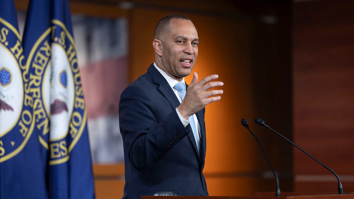 Jeffries konferencija za novinare na Capitolu