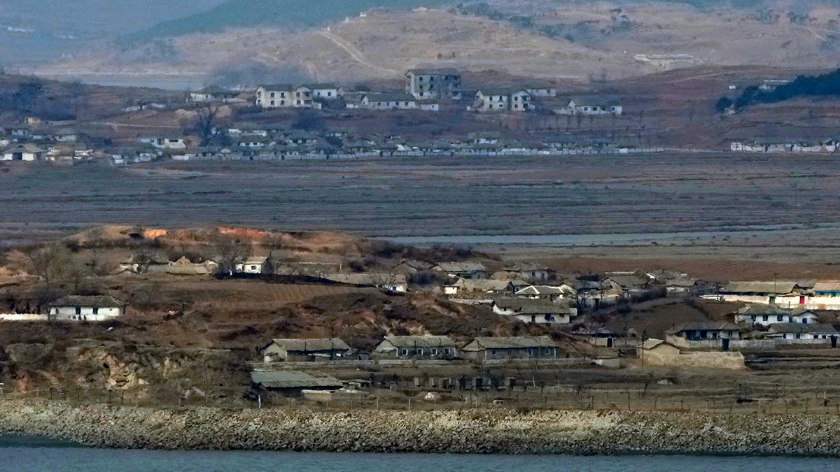 Sjevernokorejsko selo u blizini granice s Južnom Korejom