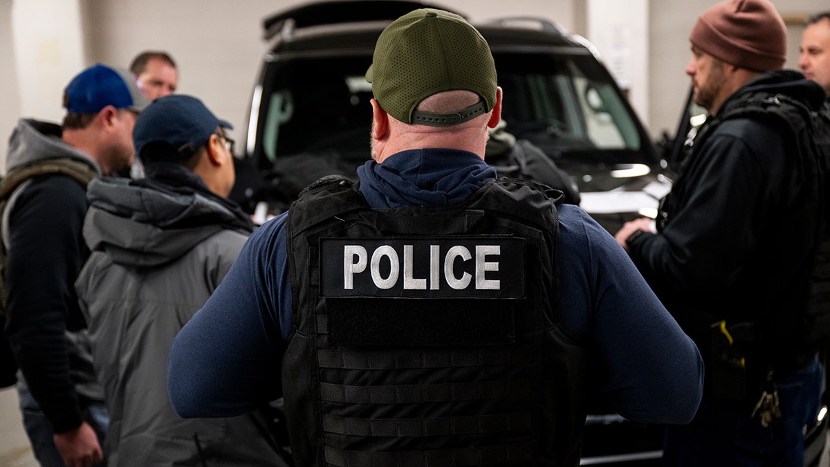 Američka imigracija i carinsko provođenje u Chicagu, Illinois
