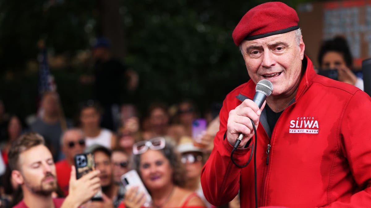 Curtis Sliwa govoreći