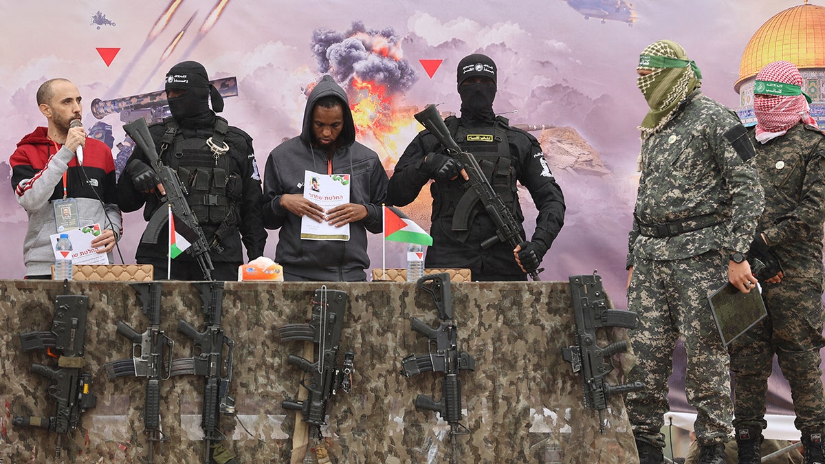 Hamas Fighters puštaju izraelske taoce