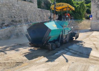 Grad − Krenulo je asfaltiranje na sv. Jakovu, mještani napokon odahnuli (FOTO)