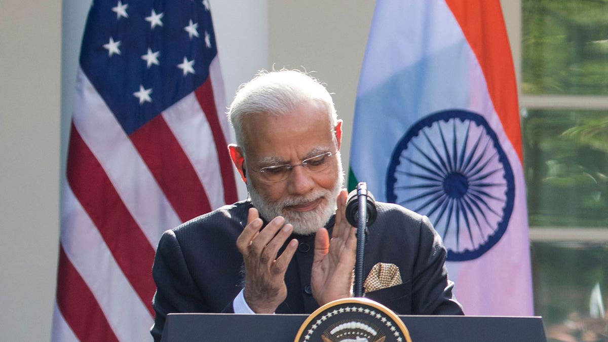 Predsjednik Donald Trump i premijer Narendra Modi iz Indije održali su zajedničku konferenciju za novinare u vrtu Rose of the Bijele kuće.