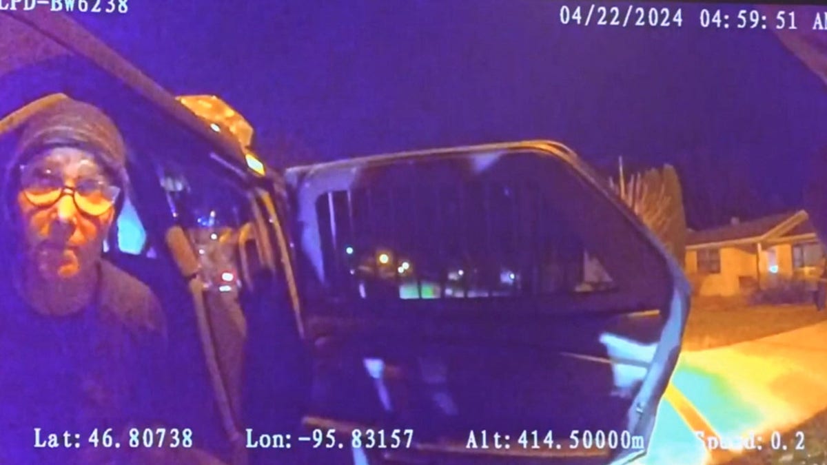 Državna senarica Minnesota Nicole Mitchell u policijskom automobilu
