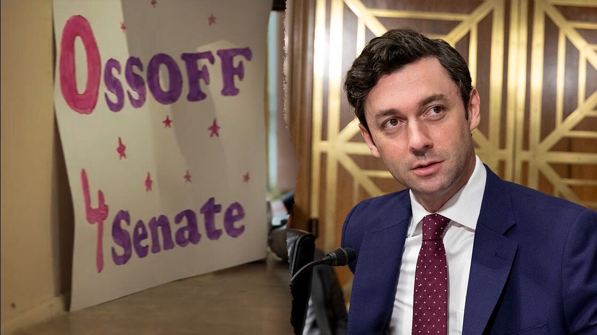 Jon Ossoff, znak koji kaže "OSSOFF 4 Senat"