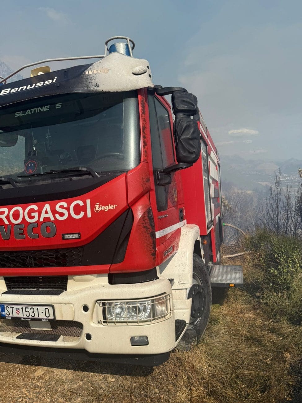 osteceno vatrogasno vozilo1