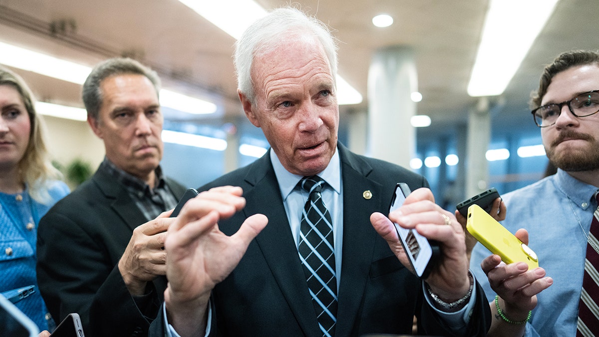 Njegov. Ron Johnson