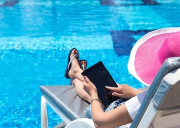 Stranicima zabranili ulazak na bazen: "Seksualno su uznemiravali druge goste"