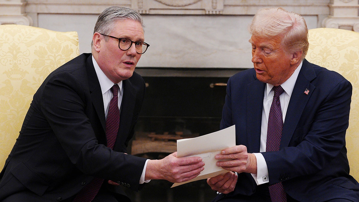 Trump prima pismo od kralja Karla III