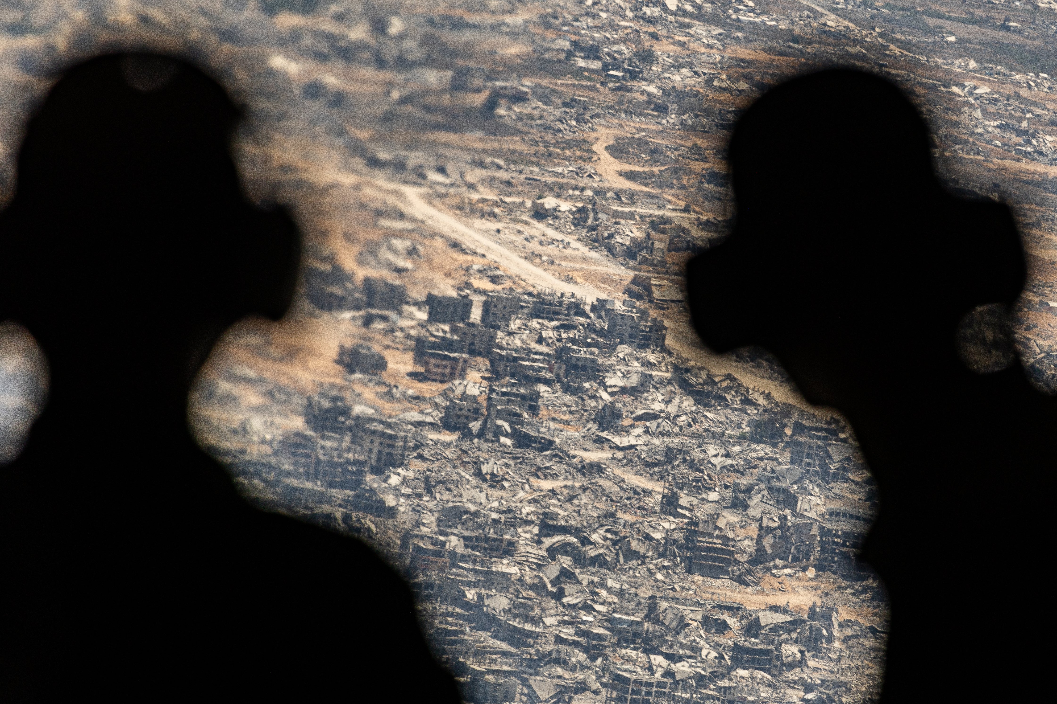 Uništena Gaza viđena s neba na brodu na jordanskoj pad vojne pomoći