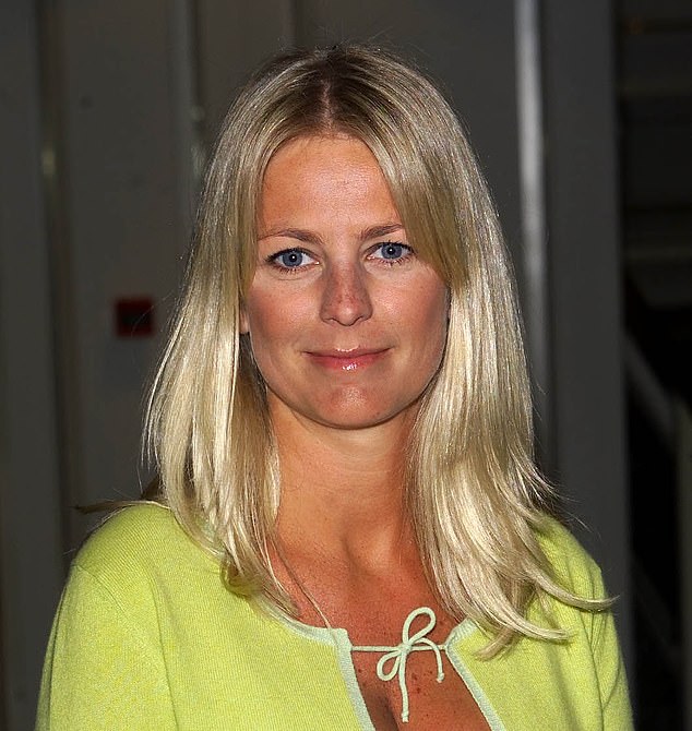 Ulrika je objasnila da, iako je u prošlosti isprobala i Botox i punila, sada samo želi pogledati svoje dobi (slika je 2000.)