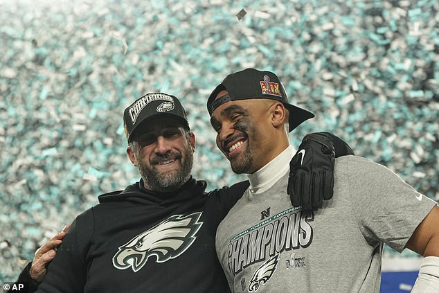 Vladeći trener Super Bowla, Nick Sirianni (lijevo), šokantno je posljednji put ušao u mrtav