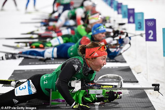 Laura Dahlmeier natječe se na asortimanu pucanja u biatlonskom događaju Mixed Relay tijekom Zimskih olimpijskih igara PyeongChang 2018