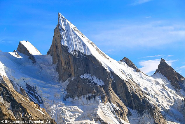 Vrh Laila (6.096 m) u kampu Khuspang, dolina Hushe u blizini ledenjaka Gondogoro