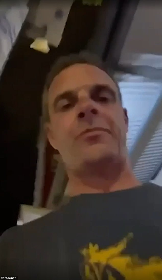 Dolazi nakon što je video u stilu uličnog razgovora postao javno u kojem su bili veterani džokej u Darwinu