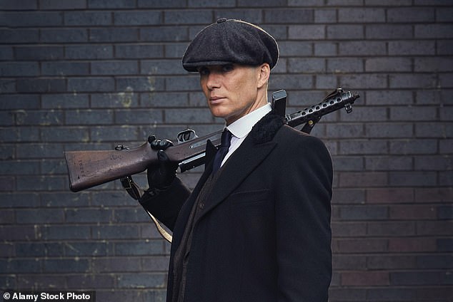 Britanski scenarist, 65, možda je najpoznatiji kao tvorac izuzetno popularne BBC kriminalne drame Peaky Bliders u kojoj glumi Cillian Murphy (na slici)