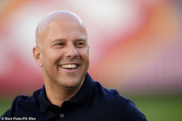 No, Newcastleov frontmen švedske zvijezde ima svoje srce u premještanju Liverpoola u Arne Slot
