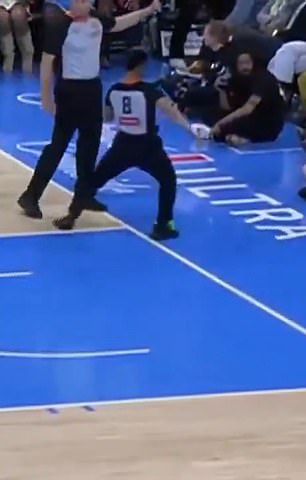 Zatim su seksualnu igračku izbacili na jednu stranu