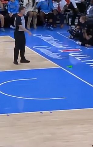 Službenici su brzo zaustavili igru