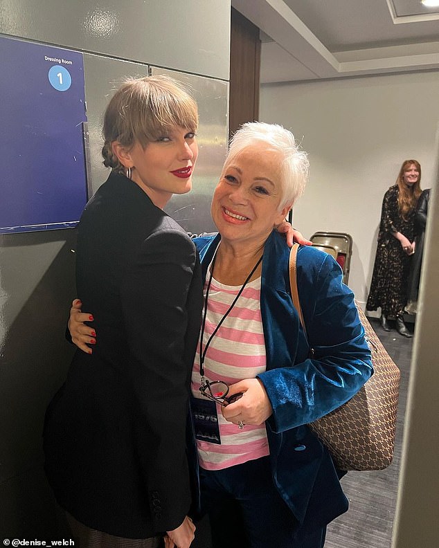 Zvijezda Loose Women, 67, nedavno se suočila s gnjevom Taylorove ogromne obožavatelje nakon što je napravila suptilno kopanje u njezinoj izgovornosti za olovke o svojim poznatim bivšim exesima (Denise i Taylor na slici)
