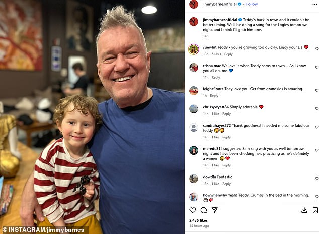 Jimmy Barnes objavio je za selfie sa svojim unukom Teddyjem samo nekoliko sati prije nego što je krenuo na pozornicu u televizijskoj noći noći