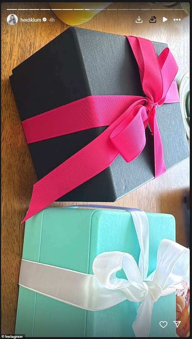 Par se čak činio da jedni s drugima razmjenjuje darove