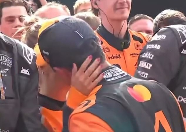 Rezultat je proslavio sadnjom slavljeničkih poljubaca na svoju dugogodišnju i off djevojku Margarida Corceiro