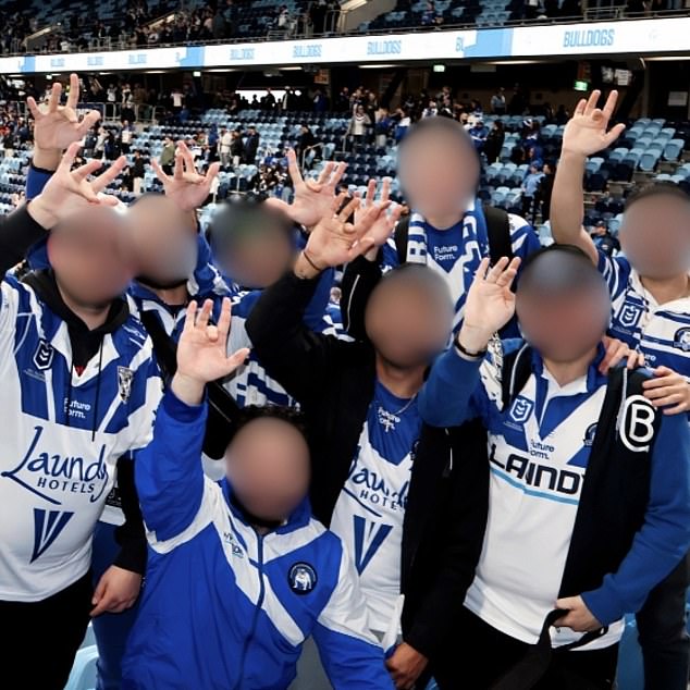 Buldozi su iznijeli žalbu NRL -u u vezi s gestom, ali u zaokretu na priču, slika je postala viralna od grupe obožavatelja Canterburyja koja izvodi gestu 'KHOD'