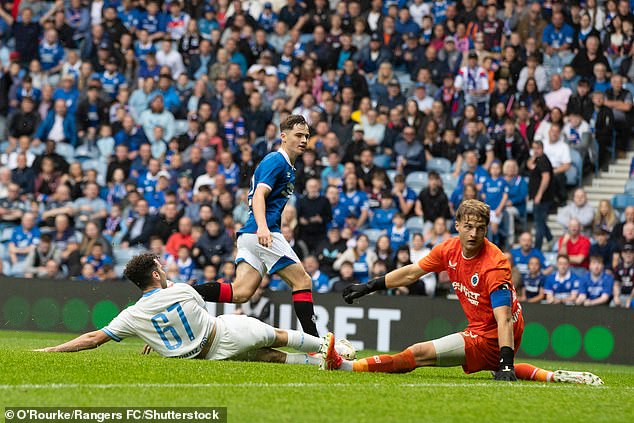 Findlay Curtis rezultira kako bi osigurao 2-2 izvlačenje s klubom Brugge u Ibroxu u predsezoni