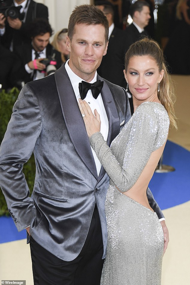 Brady i bivša supruga Gisele Bundchen razdvojili su načine 2022. godine nakon što su dvoje djece zajedno imali zajedno