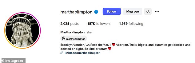 Martha je također bila strastvena zagovornica pobačaja tijekom godina, jer ona slavno ima 'ja (srce) pobačaj'. na njenom Instagramu bio.