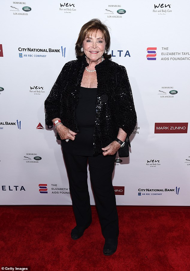 Joannina smrt otkrivena je prijateljima u srpnju, a ona je prošlog tjedna odvijala u pogrebnoj službi, izvijestio je Extra u ponedjeljak. Na slici 2019. godine u Beverly Hillsu u Kaliforniji