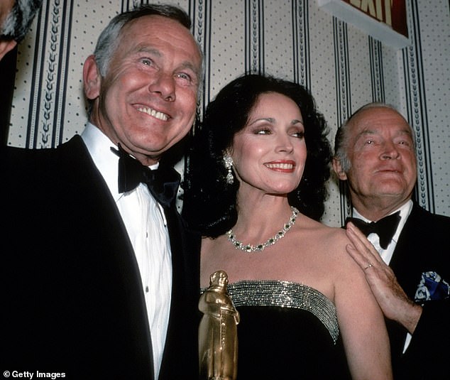 Glamurozni par prikazan je u NYC -u s kasnom legendom komedije Bob Hope 1979