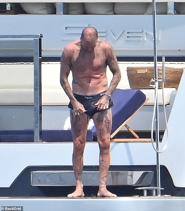 David je vidio kako je prilagođavao svoj skametni ansambl nakon što je udario u otvoreno more