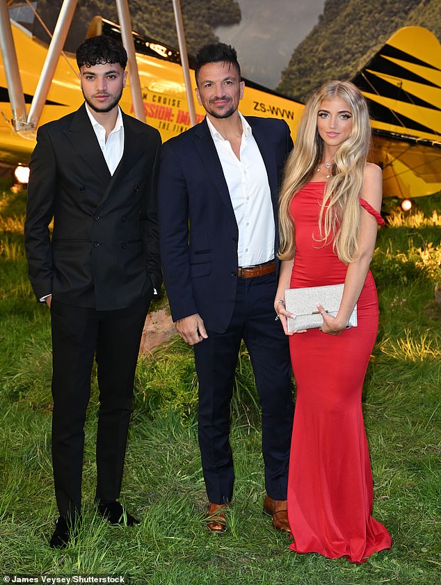 Katie je dodala da je princeza 'menadžment mislila na nju kao na' smeće ', prije nego što je tvrdila da je namjerno izrezana iz emisije jer je' nije dobrodošla '(princeza, Peter i mlađi prikazani u svibnju)