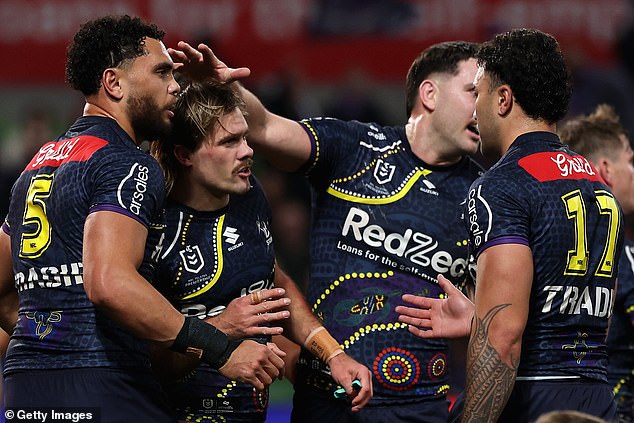 Melbourne Storm igrači, koji su nosili svoj autohtoni okrugli dres, isključili su polemiku kako bi pobijedili Brisbane Broncos 22-2.