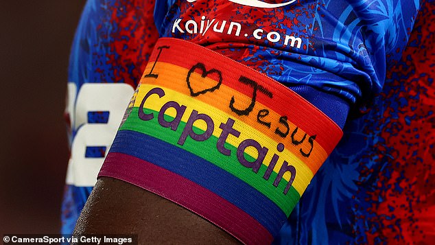 Prošle sezone, kapetan kristalne palače Marc Guehi formalno je ukorio FA nakon što je zvijezda napisala 'volim Isusa' na vrpci njegove duge kapetana