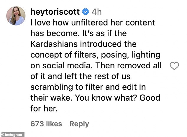 Druga je osoba proglasila: 'Volim kako je postao nefiltriran njezin sadržaj. Kao da su Kardashians uveli koncept filtera, pozirajući, osvjetljavajući društvene medije '