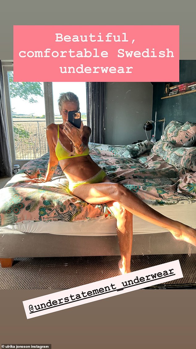 Ulrika je fanovima rekla da je 'potpuno zaljubljena' u dvodijelni mrežasti neonsko zeleno dok je pokazala svoju atletsku tjelesnu tijela u selfieju