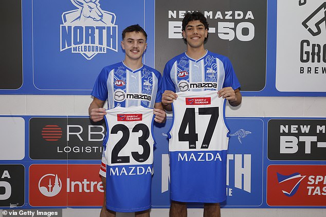 Smjestili su se u donjoj tri, Sjever su bili oduševljeni debitama Trembath -a (desno) i Geordie Payne (lijevo)