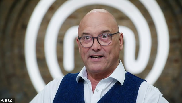 Gregg (60) odstupio je iz MasterChefa nakon što su podneseni pritužbe o njegovom ponašanju i nakon izvještaja o njegovom ponašanju, u kojem je podržano 45 od 83 žalbe