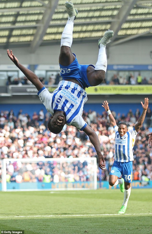 United je pao na pete za Brightonov Carlos Baleba kao rješenje njihove obrambene uloge u sredini terena
