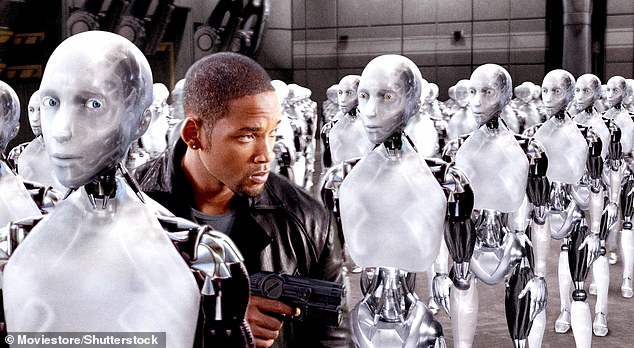 Tudyk je rekao da je testna publika postigla 'likove, a ja sam se vratio, "Alan, testiraš više nego Will Smith"' - što je dovelo do toga da mu se minimizira u materijalima za javnost