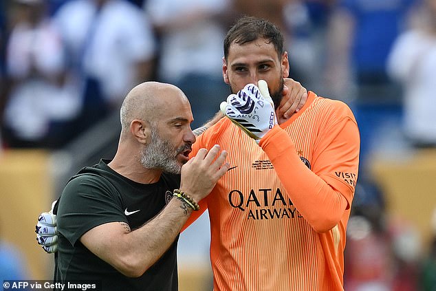 Donnarumma, viđen u razgovoru s šefom Chelseaja Enzom Maresca, navodno je zanimljiv za blues