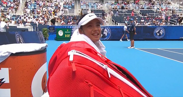 Britanska zvijezda brzo je priznala svoju pogrešku, ali tvrdila je da ne može zagrijati svog novog trenera