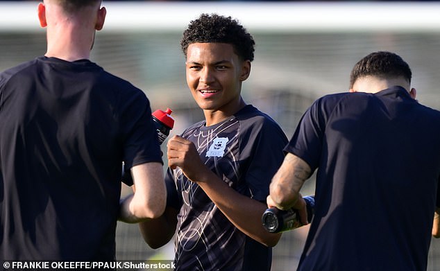 Newcastle promatra potez za 16-godišnju zvijezdu Plymouth-a Joea Mwaroa, koji igra u obrani