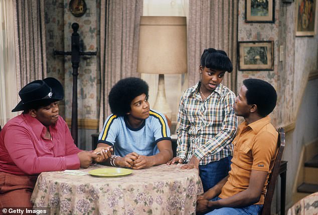 Kao Dee, sestra Raja Thomasa (Ernest Thomas) i kćeri Mabel (Mabel King), bila je poznata po svojoj frazi s potpisom: 
