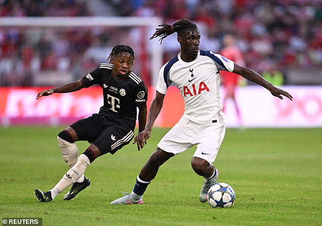 Frank je otkrio da je Yves Bissouma u srijedu prepušten iz momčadi Tottenham za finale UEFA Super kupa protiv Paris Saint-Germaina, jer se opet kasno pojavio