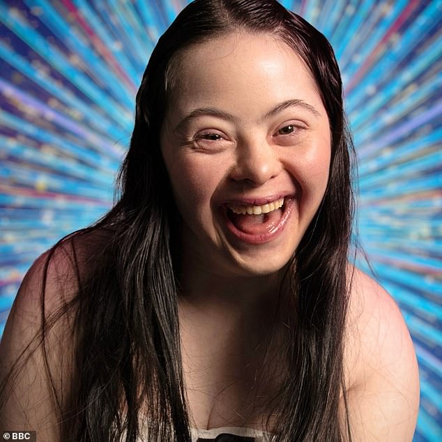 Do sada je deset slavnih osoba potvrdilo svoje sudjelovanje u showu BBC -a s modelom Trailblazing i influencerom Ellie Goldstein koja je u 8/1 u seriji